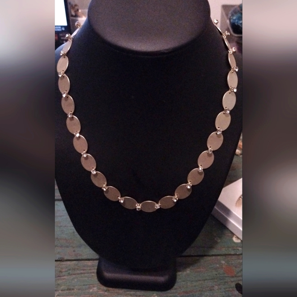 Pre-Owned Loft Gold Tone Disk with Rhinestone necklace